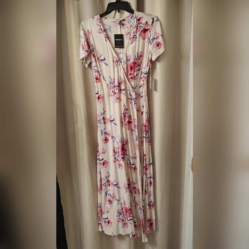 Forever 21 Contemporary Small Women's Floral Dress NWT